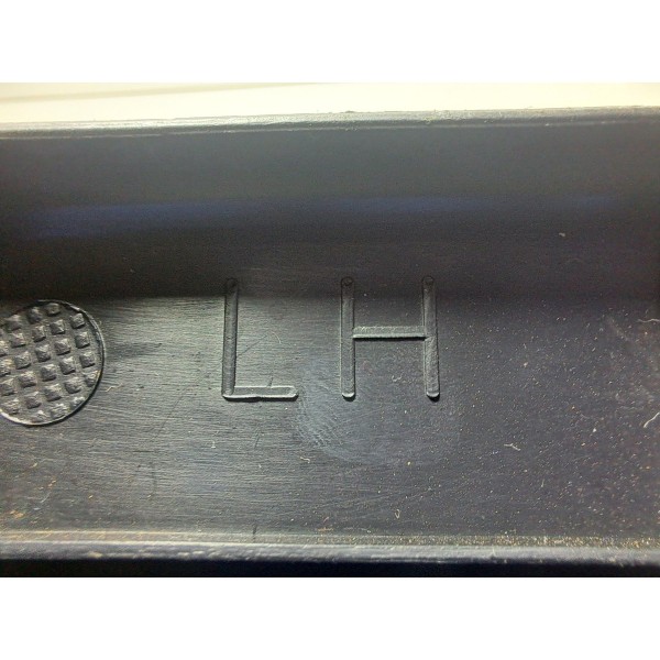 Soleira Interna Dianteira L/e Hilux Sw4 2016/2020 Original Preto