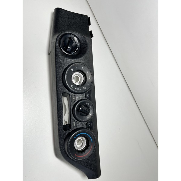 Moldura Botões Comando Ar Condicionado Hilux 16/20 Original Preto