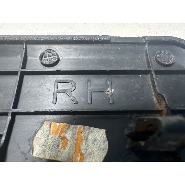 Soleira Porta Traseira Direita Hilux 2016 A 2020 Original Cinza-escuro