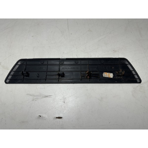 Soleira Porta Traseira Direita Hilux 2016 A 2020 Original Cinza-escuro