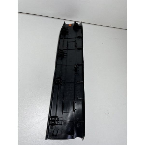 Soleira Interna Porta Traseira Direita Hilux 16/23 Original Preto