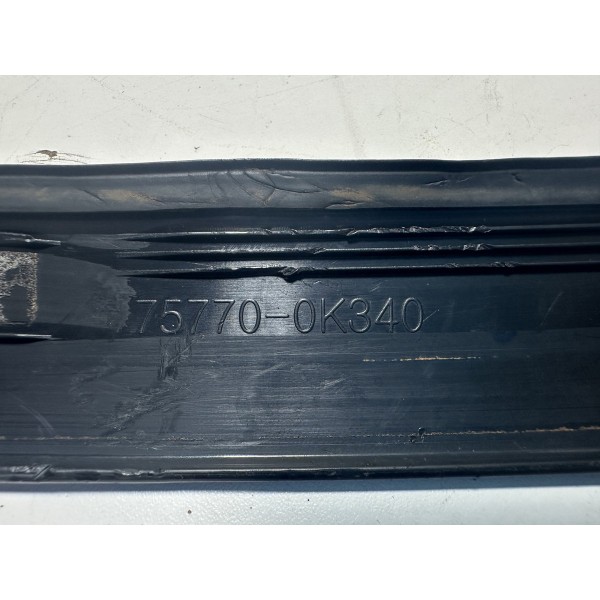 Moldura Grade Radiador Hilux Srv 2016/2018 Preto Original