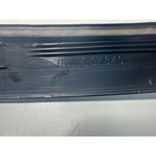 Moldura Grade Radiador Hilux Srv 2016/2018 Preto Original