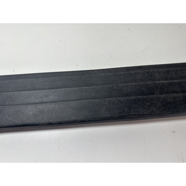 Soleira Porta Hilux Sw4 Dianteira Direita 2016/2024 Original Preto