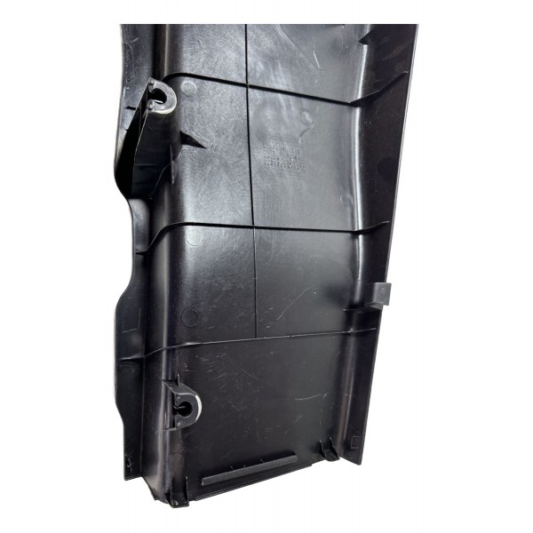 Acabamento Coluna Traseira Inferior Esquerda Hilux 2017/2022