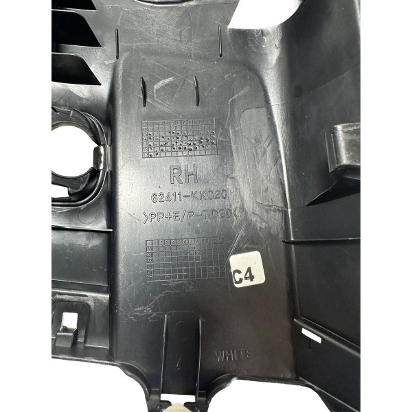 Acabamento Coluna Central Direita Hilux 2016/2020 Original