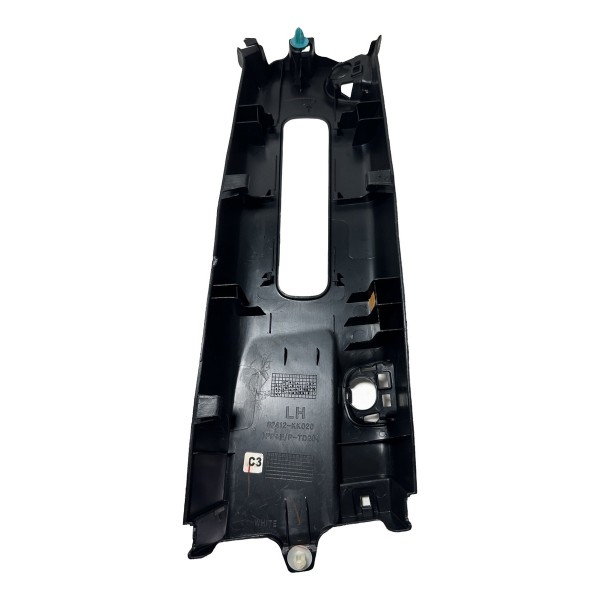 Acabamento Coluna Central Esquerda Hilux 2016/2020 Original