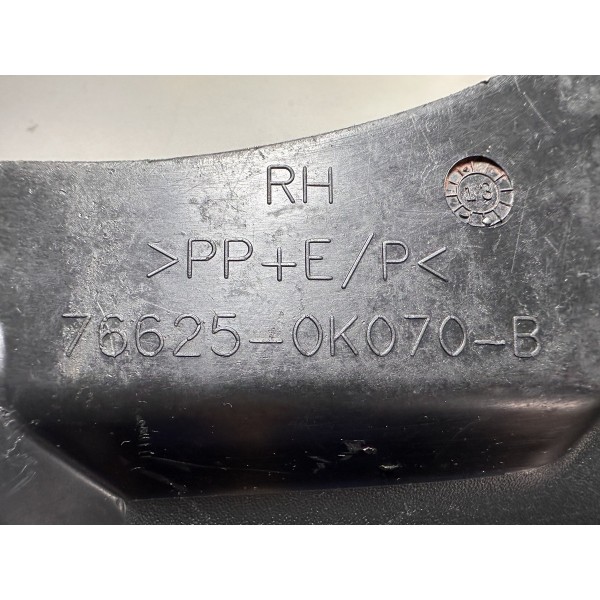 Lameiro Para-barro Traseiro Direito Toyota Hilux 2005 A 2015