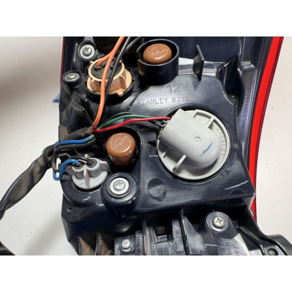 Lanterna Traseira Direita Hilux Sw4 Canto 16/20 Original