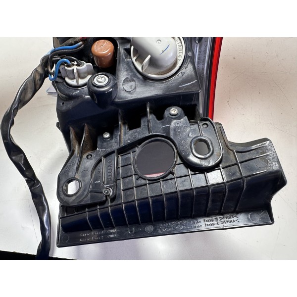 Lanterna Traseira Direita Hilux Sw4 Canto 16/20 Original