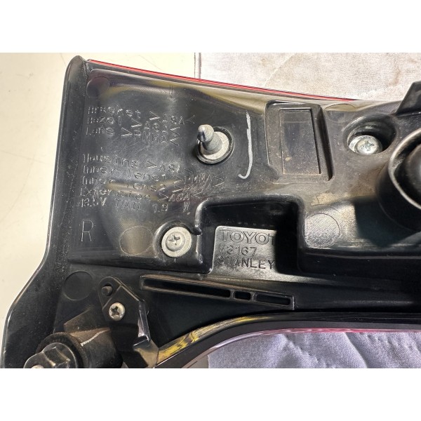 Lanterna Traseira Hilux Sw4 Tampa 16/20 C/led Original L/d Vermelho