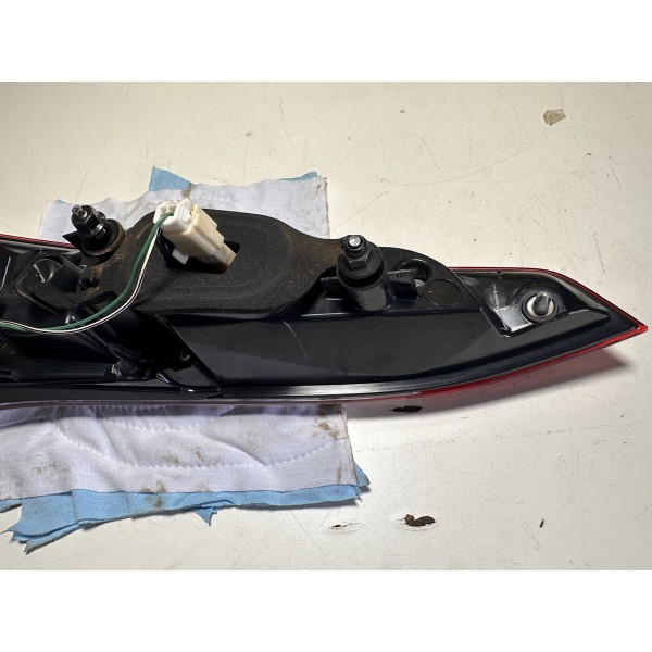 Lanterna Traseira Hilux Sw4 Tampa 16/20 C/led Original L/d Vermelho