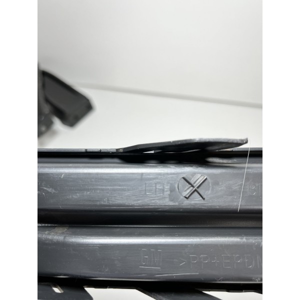 Moldura Grade Farol Milha Dianteiro Esquerdo 17/22 Original Preto Esquerdo