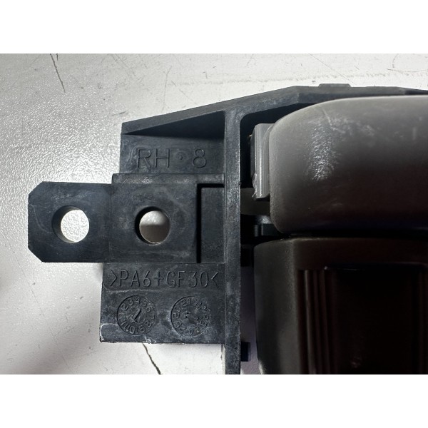 Maçaneta Interna Dianteira Direita L200 Triton 2011/2017 Dianteira