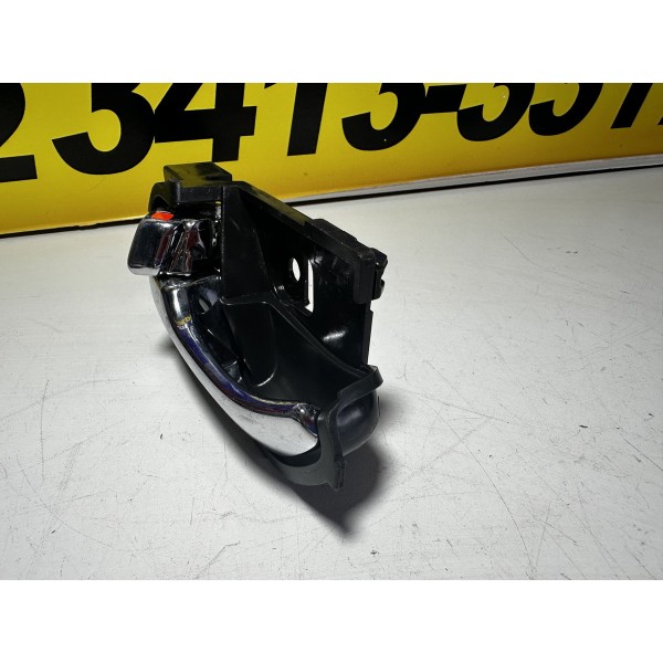 Maçaneta Interna Traseira L/e Cromada S10 2015/2020 Original Dianteira