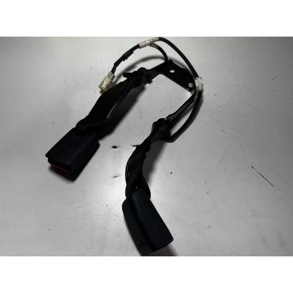 Engate Cinto Traseiro Hilux 2.7 Flex 2017/2018 Original