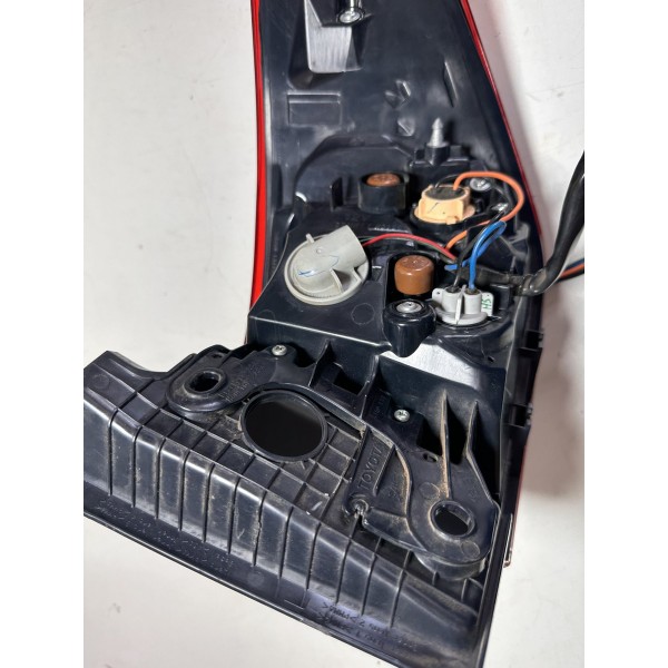 Lanterna Traseira Esquerda Hilux Sw4 Canto 16/20 Original