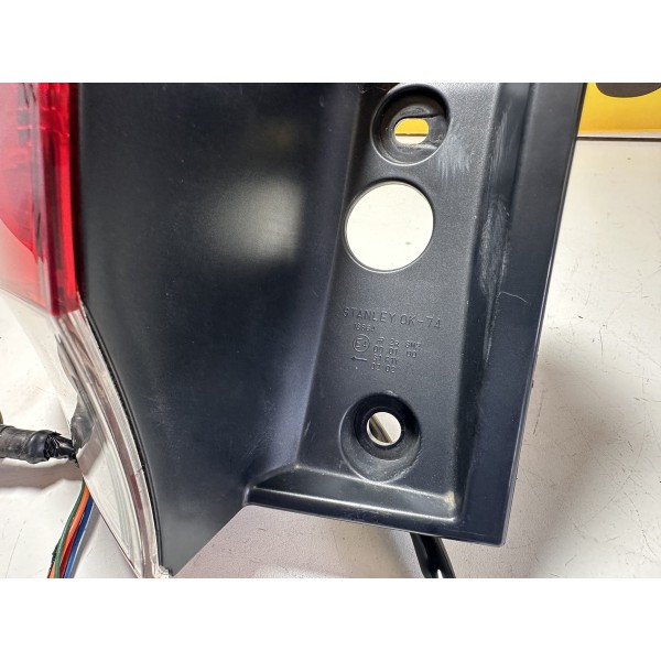 Lanterna Traseira Esquerda Hilux Sw4 Canto 16/20 Original