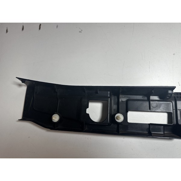 Moldura Traseiro Superior Hilux 2016/2020  Original