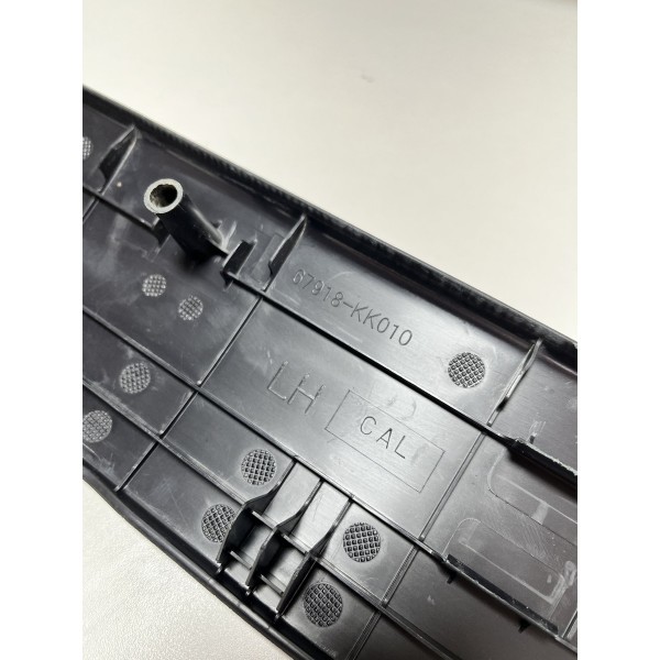 Soleira Interna Porta Traseira Toyota Hillux Srv 16/20 Origi Preto