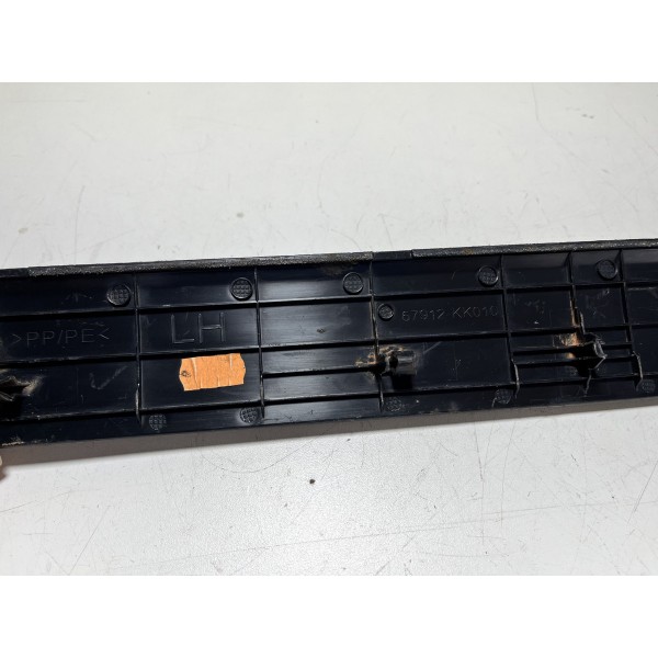 Soleira Porta Dianteira Esquerda Hilux 2016/2020 Original Preto