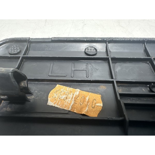 Soleira Moldura Porta Traseira Esquerda Hilux 2016/2020 Orig Preto