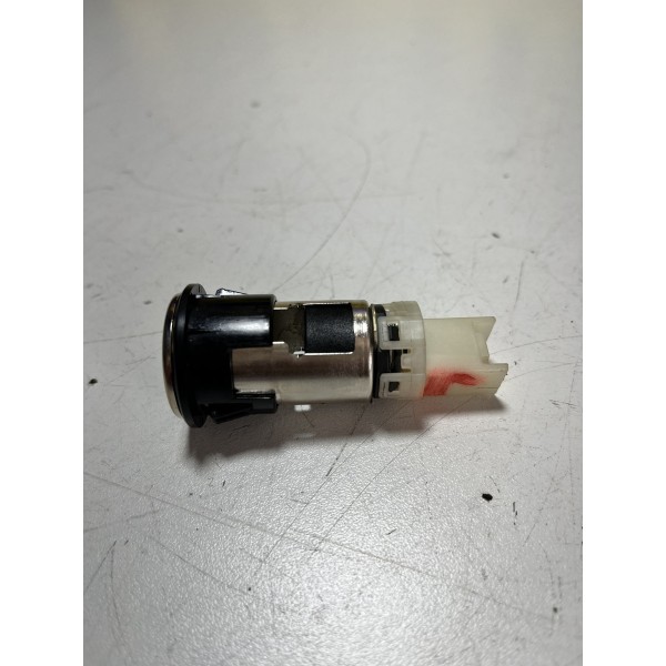 Acendedor Cigarro Painel New Triton 2019 12v120wmax Preto