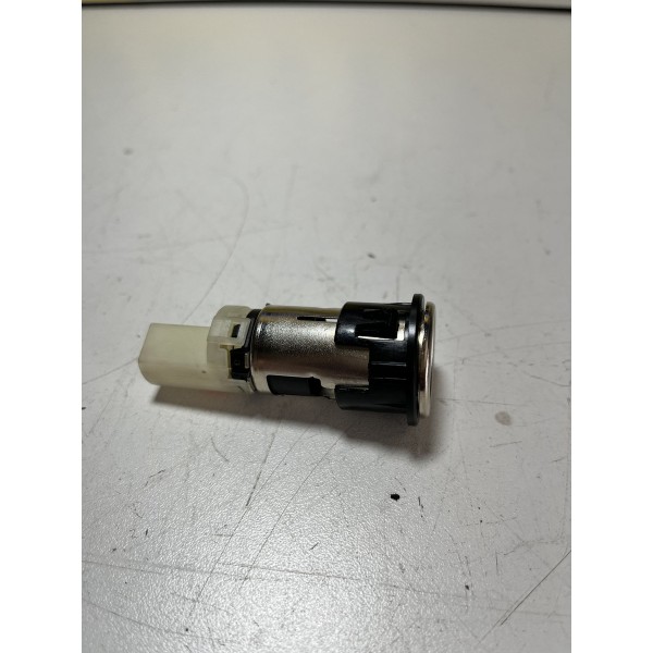 Acendedor Cigarro Painel New Triton 2019 12v120wmax Preto