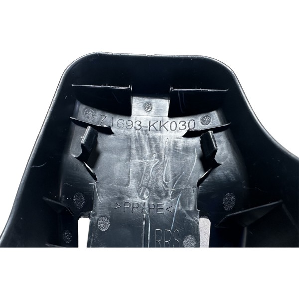 Acabamento Do Banco Traseiro Direito Hilux Sw4 2016/2023 Preto