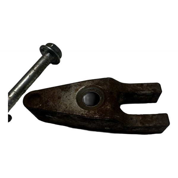 Suporte Trava Bico Injetor C/parafuso Hilux 2.8 16/23 Origin Amarelo