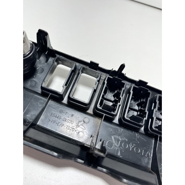 Moldura Painel Central Carregador Hilux Sw4 12/15 Original