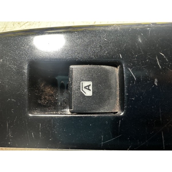 Moldura C/ Botão Vidro Traseiro L/e Hilux 2016/2022 Original