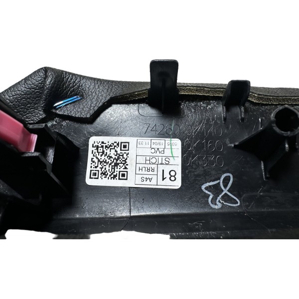 Apoio De Braço Traseiro Esquerdo Toyota Sw4 16/20 Original