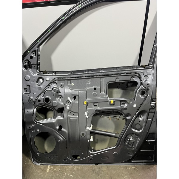 Porta Dianteira Direita Hilux 2016/2024 Original Grafite