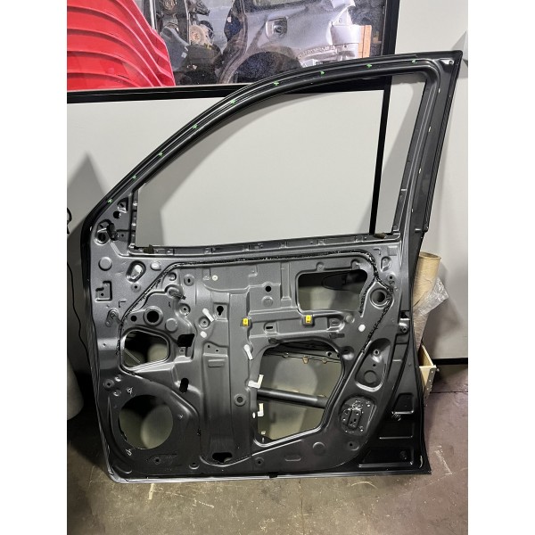 Porta Dianteira Direita Hilux 2016/2024 Original Grafite