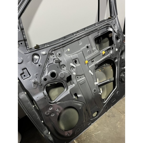 Porta Dianteira Direita Hilux 2016/2024 Original Grafite