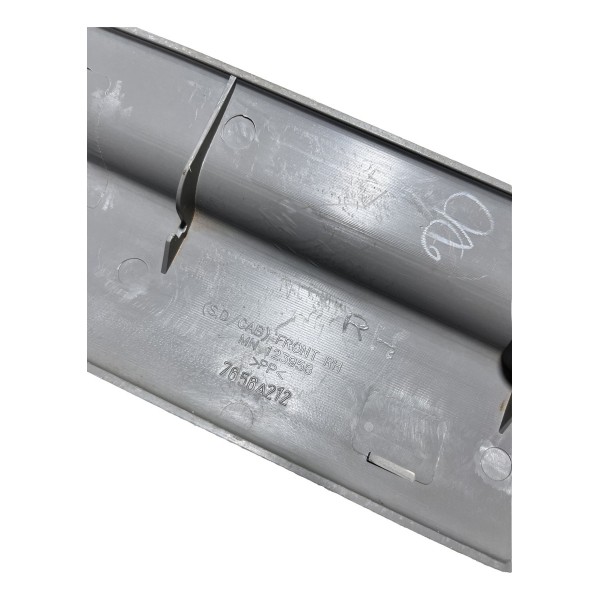 Soleira Porta Dianteira Dir. L200 Triton 08/2016 Original