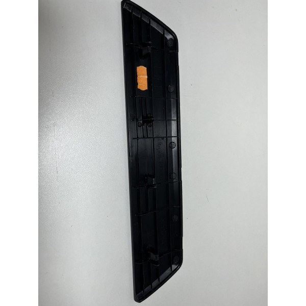 Soleira Porta Traseira Esquerda Hilux 16/23 Original Preto