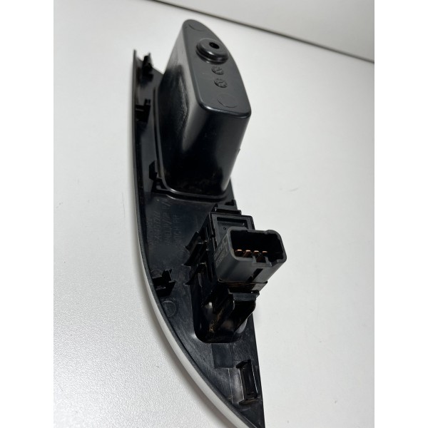 Botão Vidro Com Moldura Traseiro L.d L200 New Triton 16/22