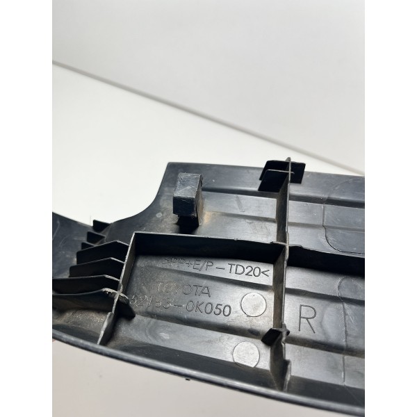 Pisante Direito Parachoque Hilux 16/24 Original