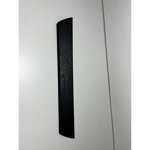 Soleira De Porta Traseira Esquerda Hilux 2016 À 23 Original Preto