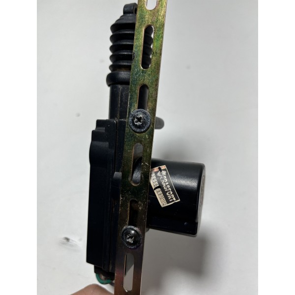 Trava Elétrica Da Porta Toyota Hilux 2017