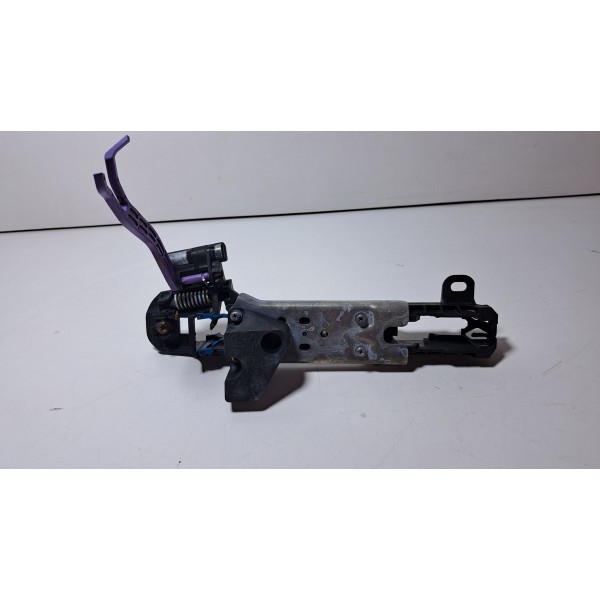 Suporte Maçaneta Externa Diant Esquerda Hilux Sw4 15/20 Orig Dianteira