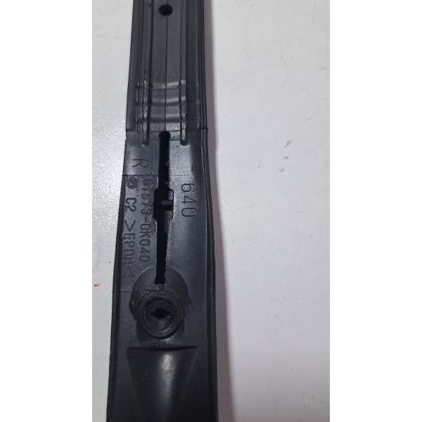 Borracha Coluna Central L Esquerdo Hilux 16/21 Original