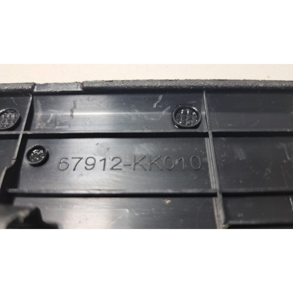 Soleira De Porta Dianteira Esquerda Hilux 2016/2023 Original Preto