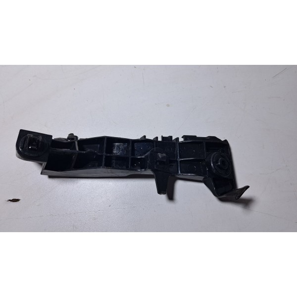 Guia Parachoque Dianteiro Esquerdo Hilux Sw4 2012/2015 Orig