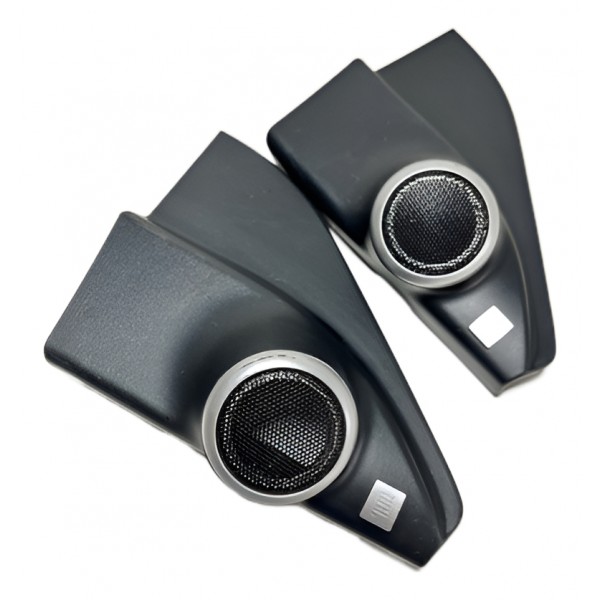 Moldura Retrovisor Dianteiro Direito Toyota Hilux 2.8 2021