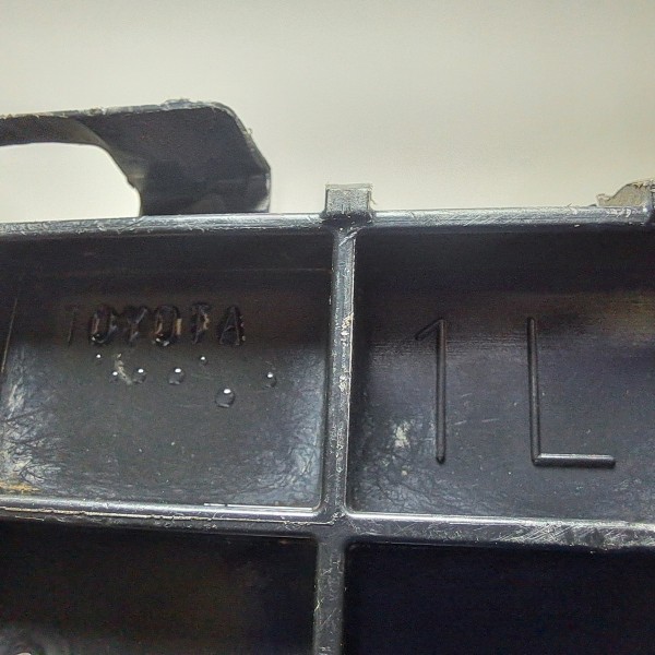 Suporte Esquerdo Parachoque Dianteiro Hilux 2016/2018 Origin